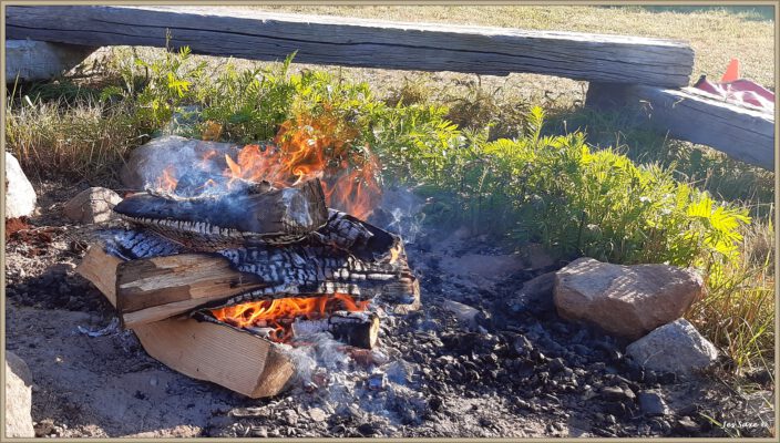 Proper bonfire with clear smoke. Photo: Jes Saxe (c)