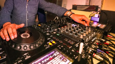pioneerDJ-local-radio studio-naim-benjelloun