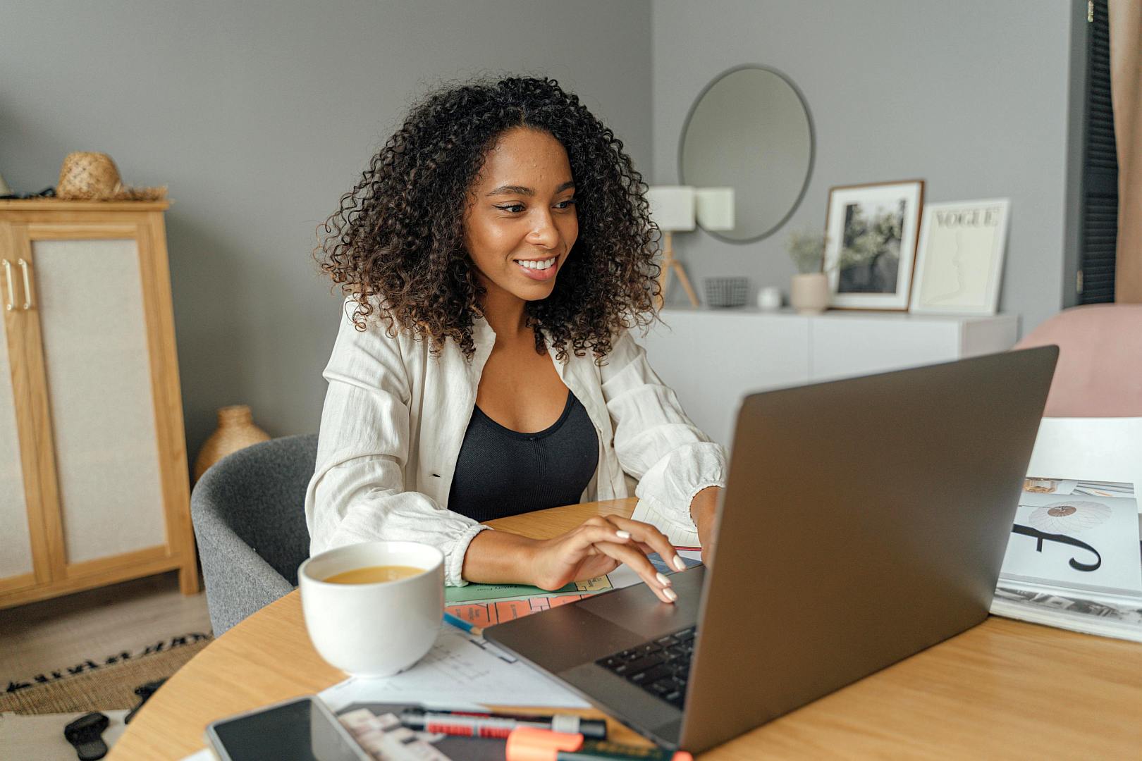 Lady login laptop pexels shkraba anthony 5244025