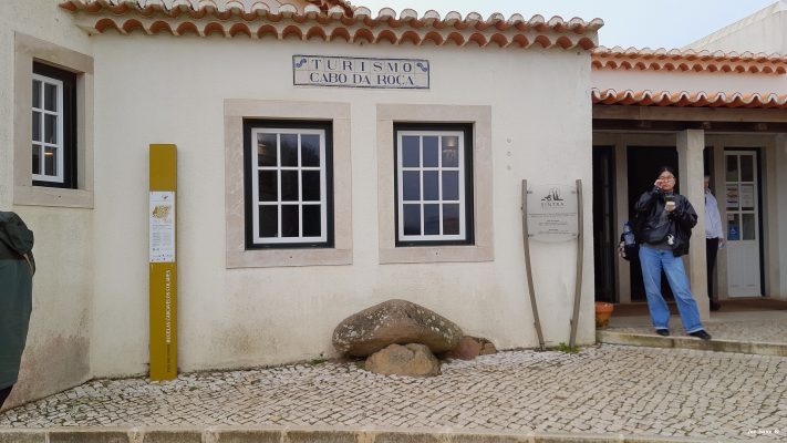 Souvenir shop at Coba da Roca Light House 