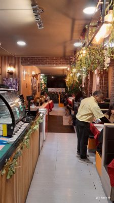 The bar to left, and aisle around too Wataan Cousine Asian & European Restaurant, Entrecampos