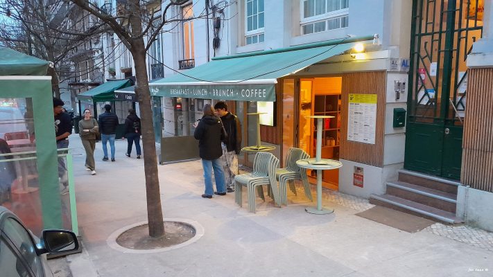 Outdoor serving possible and covered for rain protection Cafe Hygge